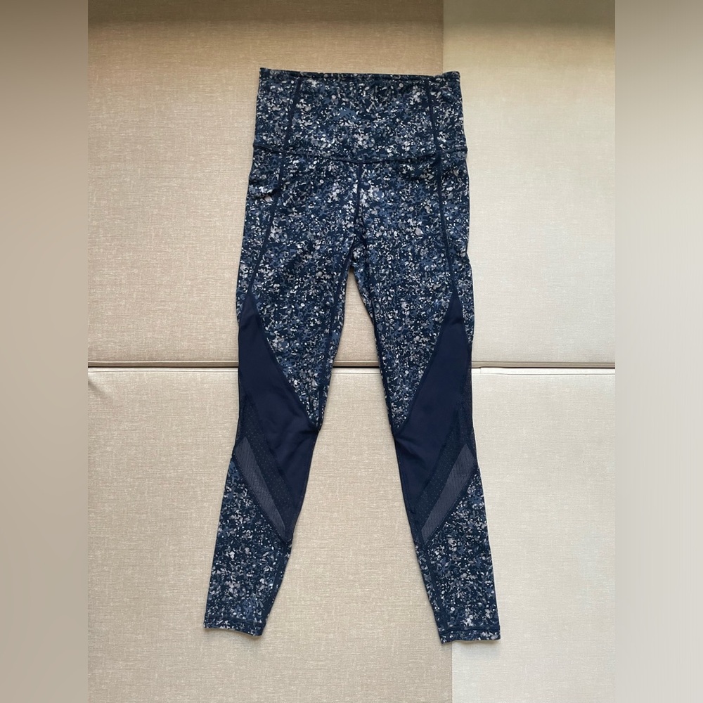 Athleta Print Mix Salutation High-Rise Breathable 7/8 Tight/Legging